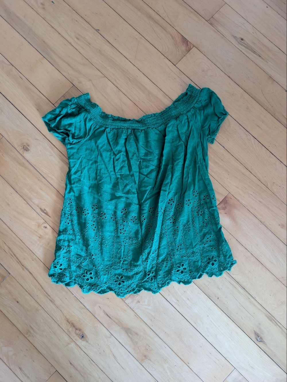 Old Navy Green Off-Shoulder Eyelet Top